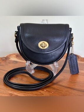 Vintage COACH Mini Watson Black Leather Crossbody 6606